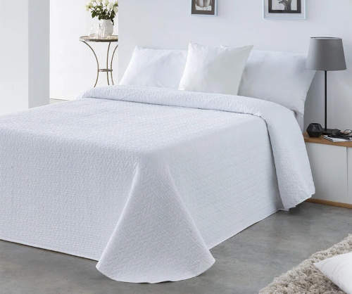 Jednobarevný bílý přehoz ALBA na dvoulůžkovou postel